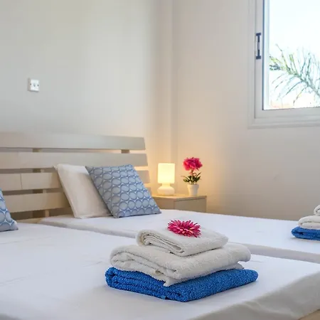 Costas * פרוטאראס