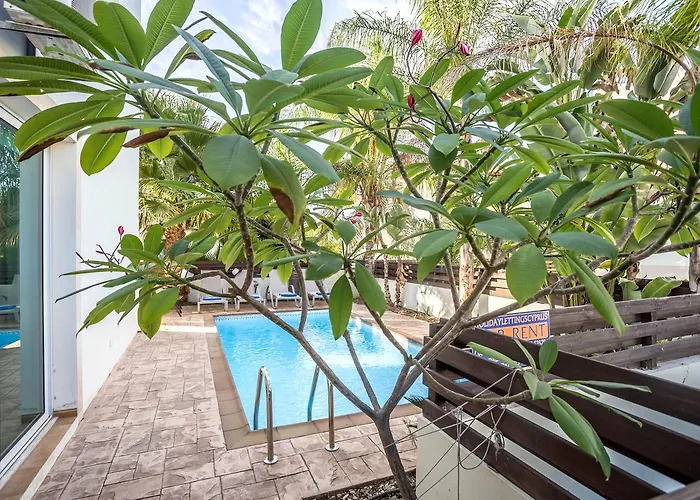 Costas Villa Protaras