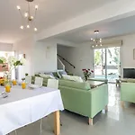Villa Costas