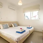 Costas *