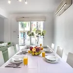 Costas Villa